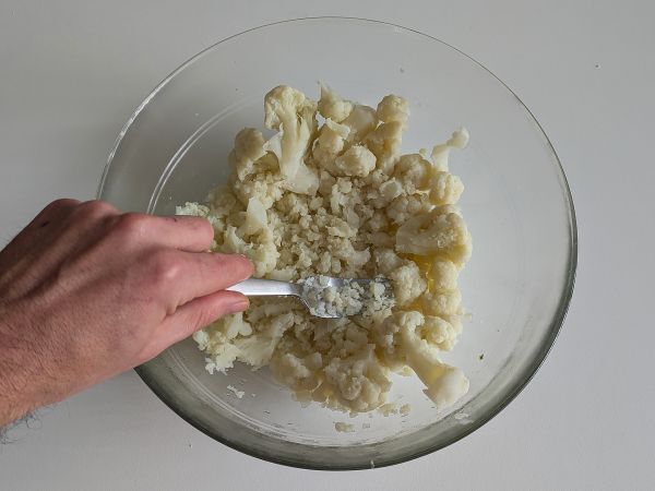 Klopsiki z kalafiora w frytkownicy powietrznej: ekonomiczny i wegetariański przepis - Przygotowanie krok 3