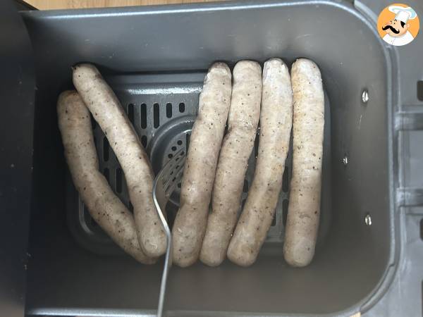 Jak ugotować kiełbaski w frytkownicy powietrznej? - Przygotowanie krok 2