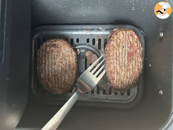 Jak usmażyć stek mielony w frytkownicy powietrznej? - Przygotowanie krok 2