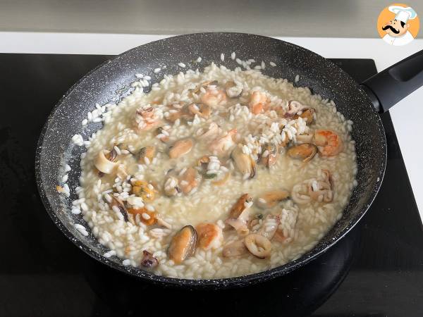 Mrożone risotto z owocami morza: idealne rozwiązanie na szybkie i smaczne danie - Przygotowanie krok 7