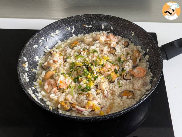 Mrożone risotto z owocami morza: idealne rozwiązanie na szybkie i smaczne danie - Przygotowanie krok 8