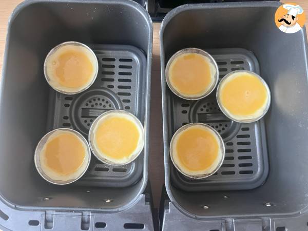 Pastéis de nata we frytkownicy powietrznej. Szybki i łatwy przepis na tradycyjne portugalskie słodycze. - Przygotowanie krok 7