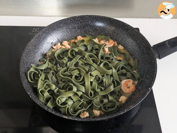 Makaron ze spiruliną z krewetkami i cytryną: bogate w składniki odżywcze pierwsze danie o wyjątkowym smaku - Przygotowanie krok 6
