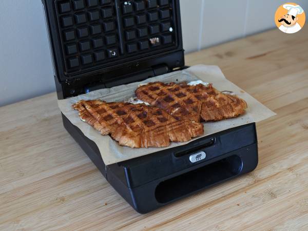 Croffle, rogalik waflowy z dżemem figowym, kozim serem i iberyjską szynką peklowaną - Przygotowanie krok 4