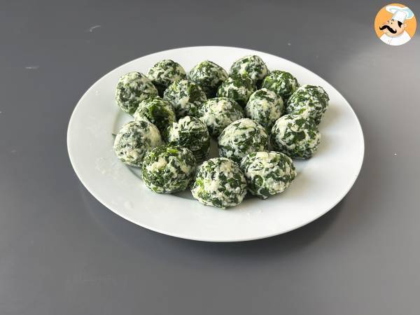 Malfatti ze szpinakiem i ricottą - prosty przepis na domowy makaron bez wyrabiania ciasta - Przygotowanie krok 6