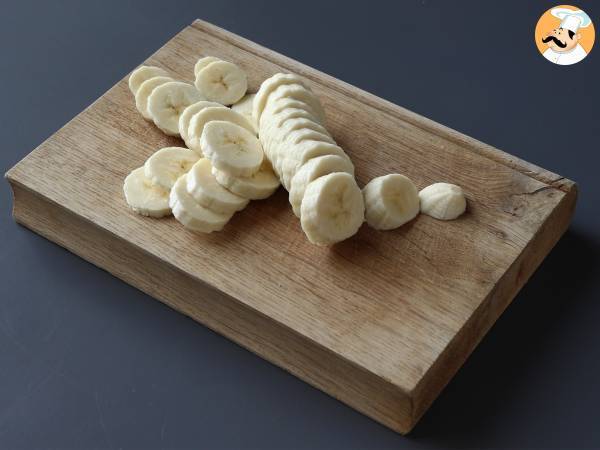 Mini batoniki z bananami, masłem orzechowym i czekoladą, bardzo smaczne, bez dodatku cukru. - Przygotowanie krok 1