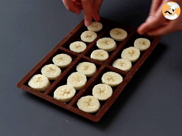 Mini batoniki z bananami, masłem orzechowym i czekoladą, bardzo smaczne, bez dodatku cukru. - Przygotowanie krok 2