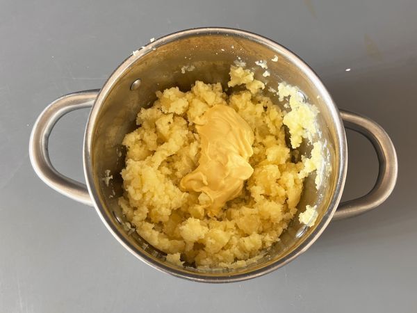 Łatwe do upieczenia placki ziemniaczane na zimno z tuńczykiem i majonezem - Przygotowanie krok 2