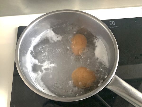Łatwe do upieczenia placki ziemniaczane na zimno z tuńczykiem i majonezem - Przygotowanie krok 3
