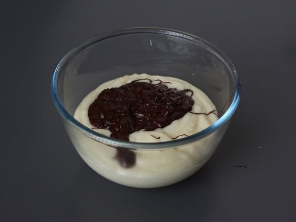 Marmurkowy flan bez ciasta, bardzo łatwy do zrobienia i gwarantujący efekt wow. - Przygotowanie krok 5