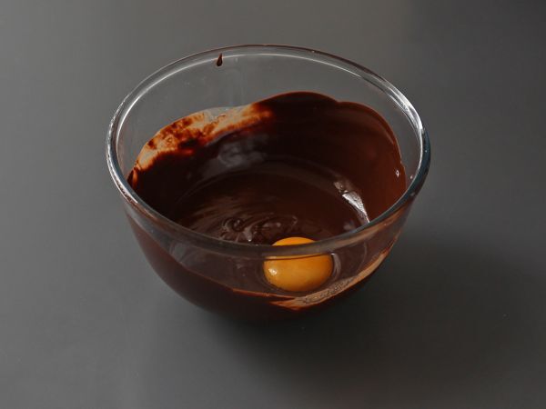 Idealny mus czekoladowy, ultra smakowity z nutą soli - Przygotowanie krok 3