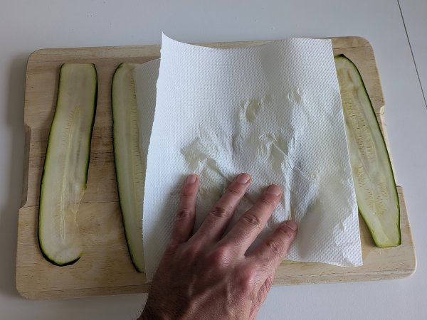 Parmigiana z cukinii we frytkownicy: szybko, lekko i chrupiąco - Przygotowanie krok 4