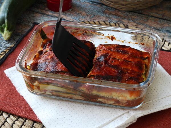 Parmigiana z cukinii we frytkownicy: szybko, lekko i chrupiąco - Przygotowanie krok 10