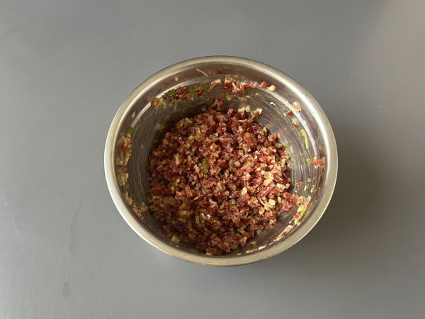 Tartar de fuet: ekspresowa wersja klasycznego tatara ze steku - Przygotowanie krok 4