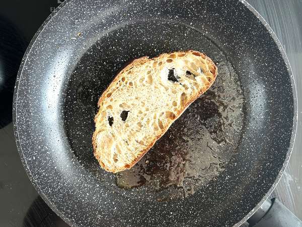 Pieczone morele, rukola i burrata na grzance - Przygotowanie krok 4