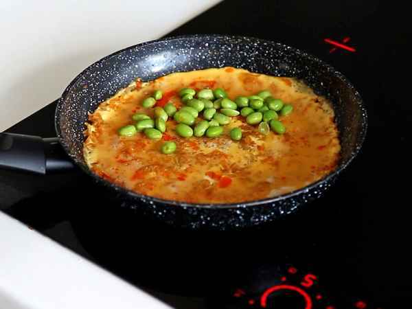 Omlet z chrupiącym ryżem i ziarnami soi, pikantny posiłek, który jest szybki i bezodpadowy! - Przygotowanie krok 6
