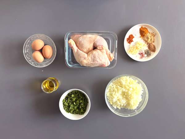 Tradycyjne marokańskie ciasto z cegiełkami, kurczakiem i przyprawami - Przygotowanie krok 1