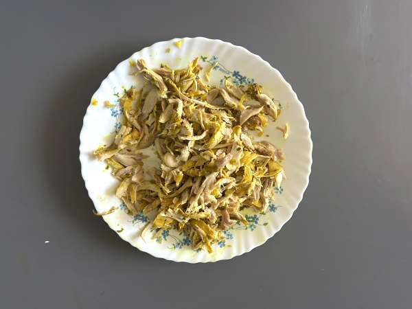 Tradycyjne marokańskie ciasto z cegiełkami, kurczakiem i przyprawami - Przygotowanie krok 7