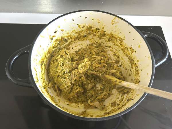 Tradycyjne marokańskie ciasto z cegiełkami, kurczakiem i przyprawami - Przygotowanie krok 8