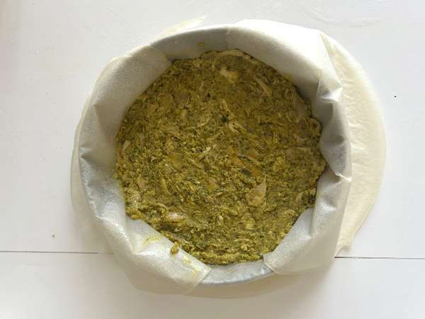 Tradycyjne marokańskie ciasto z cegiełkami, kurczakiem i przyprawami - Przygotowanie krok 12