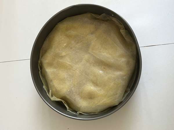 Tradycyjne marokańskie ciasto z cegiełkami, kurczakiem i przyprawami - Przygotowanie krok 14