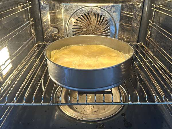 Tradycyjne marokańskie ciasto z cegiełkami, kurczakiem i przyprawami - Przygotowanie krok 15