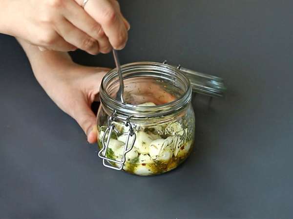 Marynowane kulki mozzarelli na aperitif lub do sałatki! - Przygotowanie krok 3