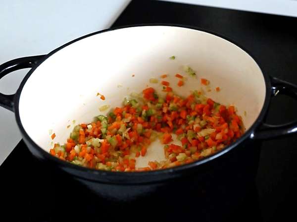Domowy sos boloński - ragù alla bolognese - Przygotowanie krok 2