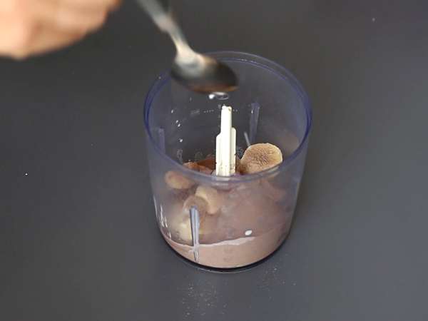 Czekoladowe super lody białkowe z serwatki, gotowe w 5 minut! - Przygotowanie krok 2