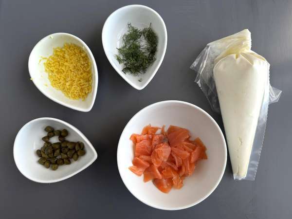 Pasta aperitif z wędzonego łososia - Przygotowanie krok 1