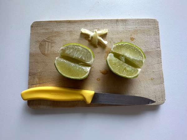 Lemon Caipirinha: łatwy do przygotowania brazylijski drink bez shakera do koktajli - Przygotowanie krok 1