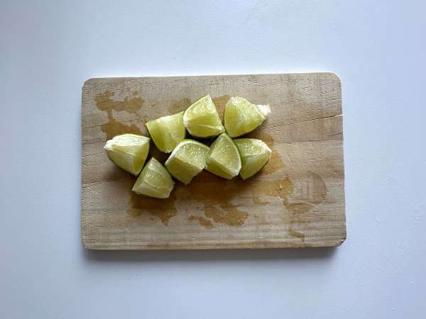 Lemon Caipirinha: łatwy do przygotowania brazylijski drink bez shakera do koktajli - Przygotowanie krok 2