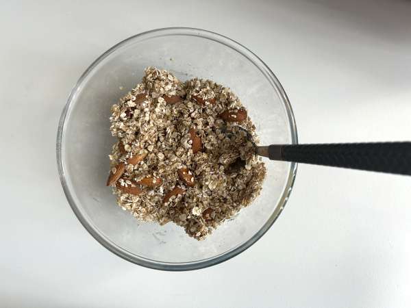 Granola ekspresowa z frytkownicą powietrzną, aby schrupać śniadanie - Przygotowanie krok 3