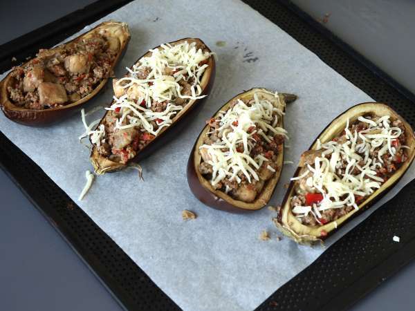 Faszerowane bakłażany z mozzarellą au gratin - Przygotowanie krok 7