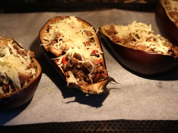 Faszerowane bakłażany z mozzarellą au gratin - Przygotowanie krok 8