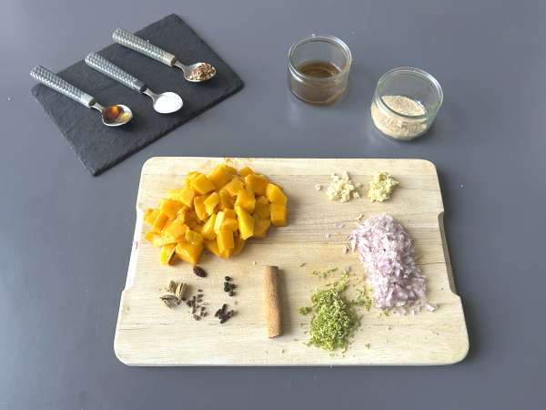 Domowy chutney z mango: słodko-kwaśna indyjska przyprawa, która pasuje do wszystkiego - Przygotowanie krok 1