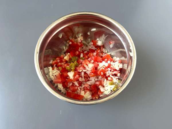 Huevos rancheros: kultowy i smaczny meksykański przepis - Przygotowanie krok 1