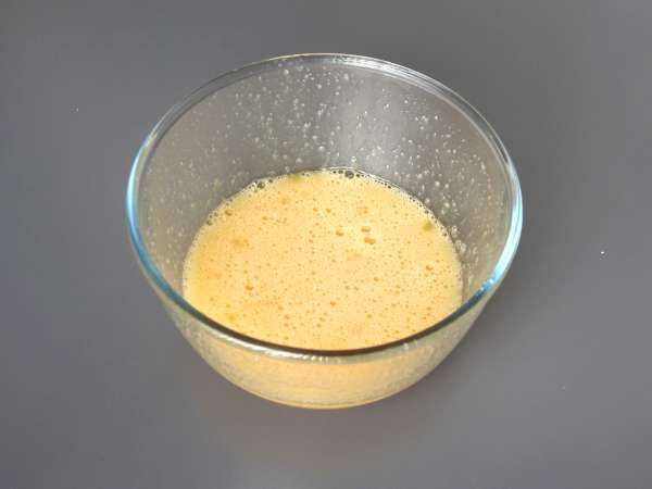 Super proste ciasto orzechowe z zaledwie 4 składników - Przygotowanie krok 1