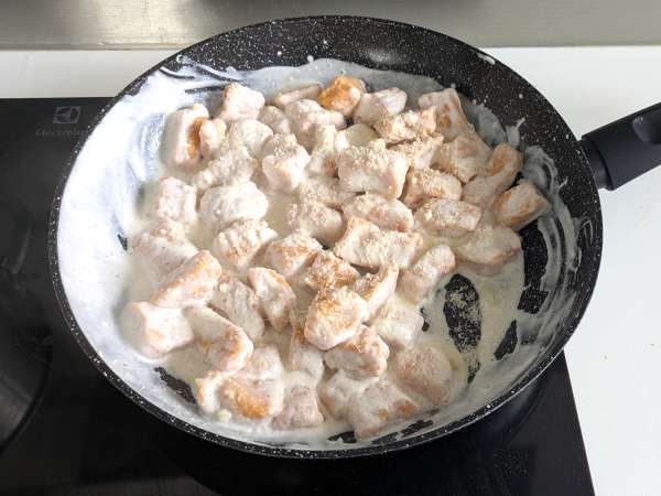 Kremowe gnocchi dyniowe z Philadelphią i chrupiącymi orzechami włoskimi - Przygotowanie krok 7