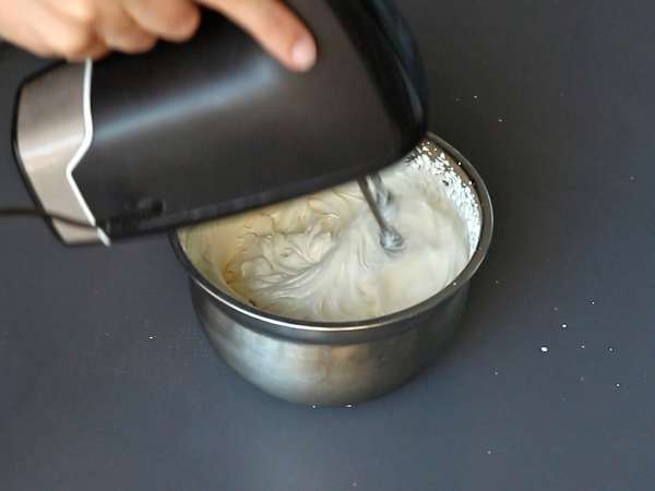 Kłoda w kształcie tiramisu bez formy dla miłośników kawy - Przygotowanie krok 1