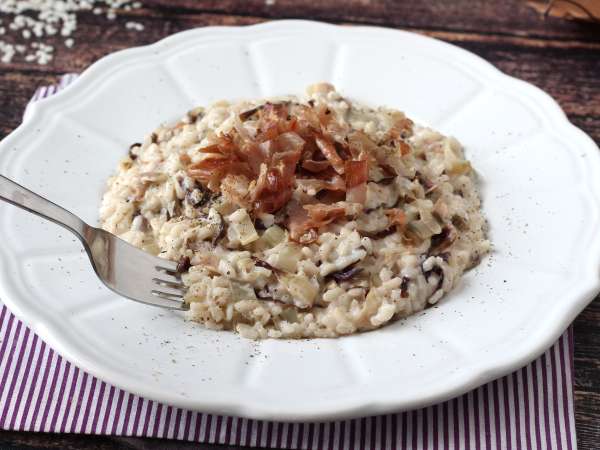 Kremowe i smaczne risotto z radicchio, boczkiem i philadelphią - Przygotowanie krok 8