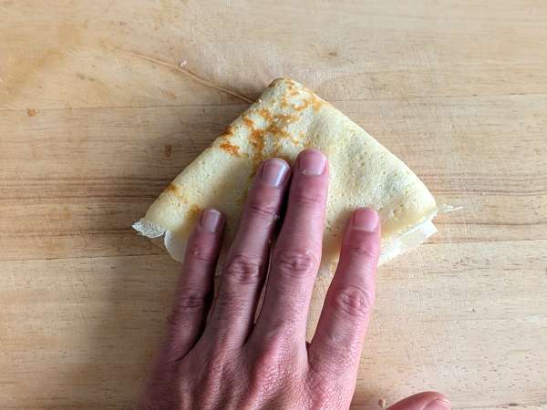 Crespelle z ricottą i grzybami: idealny kremowy wegetariański przepis na każdą okazję - Przygotowanie krok 10