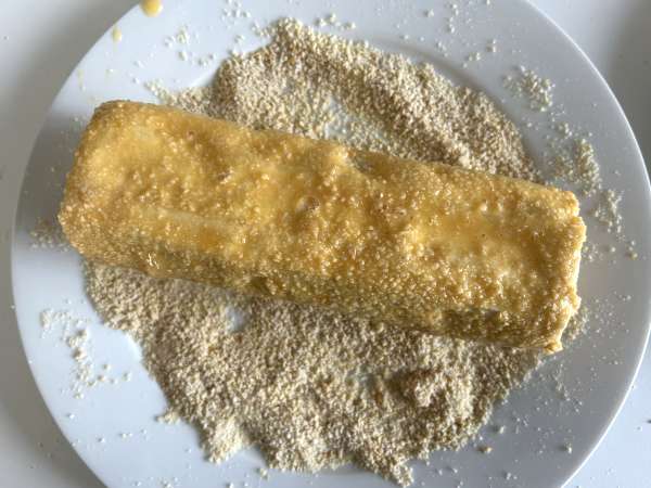 Chrupiący, rozpływający się w ustach kozi ser panierowany we frytkownicy powietrznej: absolutna wygoda! - Przygotowanie krok 5