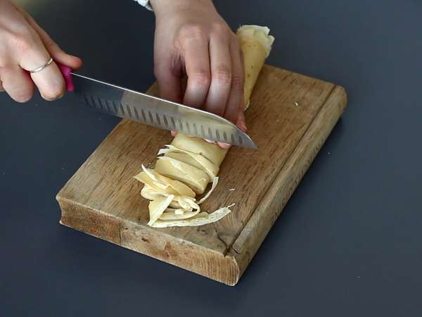 Naleśnikowe tagliatelle z czekoladą i orzeszkami ziemnymi! - Przygotowanie krok 5