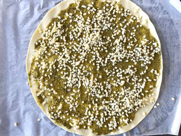 Paszteciki z mozzarellą i pesto z frytownicy powietrznej, gotowe w 15 minut! - Przygotowanie krok 2