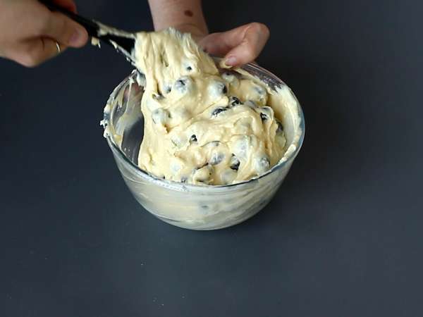 Jagodowe ciasto z kruszonką: ciasto, które łączy w sobie kremówkę, miękkość i chrupkość! - Przygotowanie krok 6