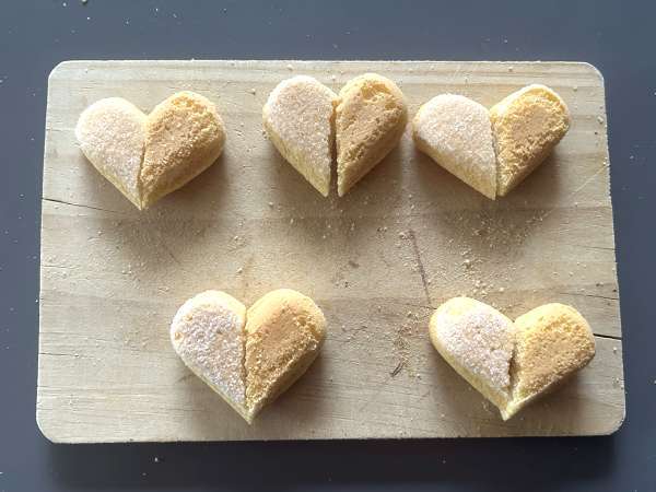 Serduszka Soletilla z polewą czekoladową i pistacjową - Przygotowanie krok 4