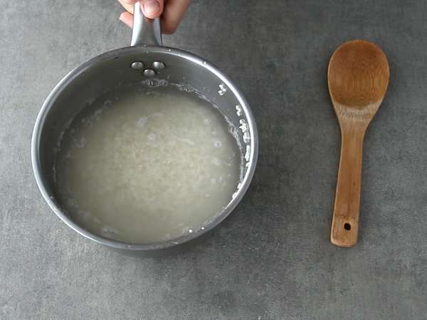 Onigiri z żółtkami jaj zakonserwowanymi w sosie sojowym - Przygotowanie krok 2