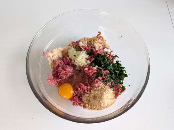 Miękkie klopsiki we frytkownicy: szybki i łatwy przepis z wołowiną - Przygotowanie krok 3
