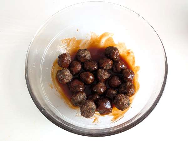 Klopsiki we frytkownicy powietrznej ze słodko-kwaśnym sosem barbecue: łatwy i smaczny przepis - Przygotowanie krok 7